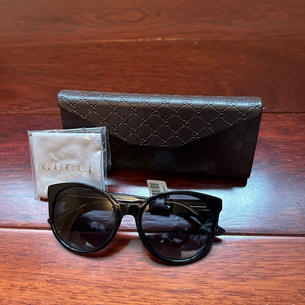 BRAND NEW Gucci Sunglasses 4239/S